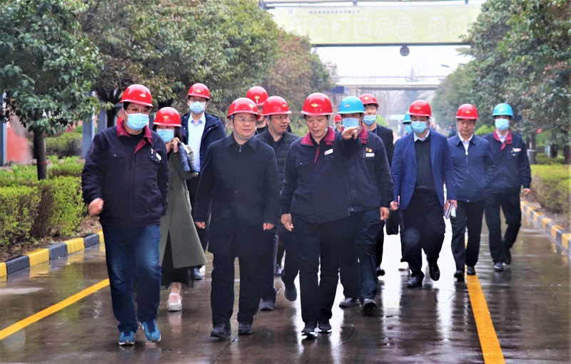 ���ʡί�M���������һ���{(di��o)�й�˾�h�������a(ch��n)��(j��ng)�I��r